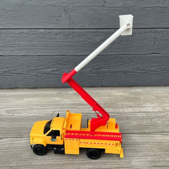 11" DG PRODUCTIONS -1995-1-1 Empire Electric Utility Bucket Truck - Picture 11 of 16